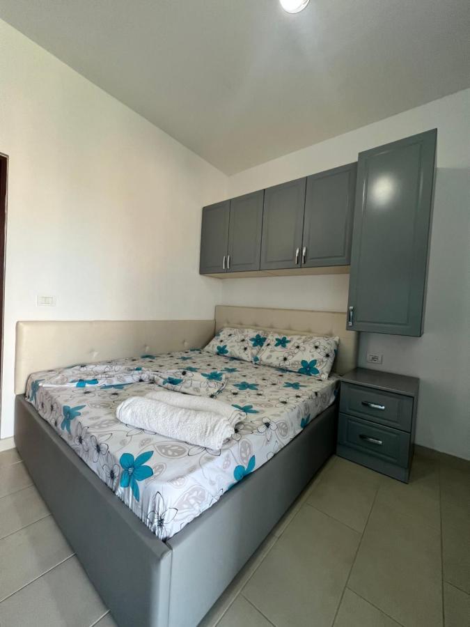 Kamberi Hotel & Apartments 2 Velipoje Bagian luar foto