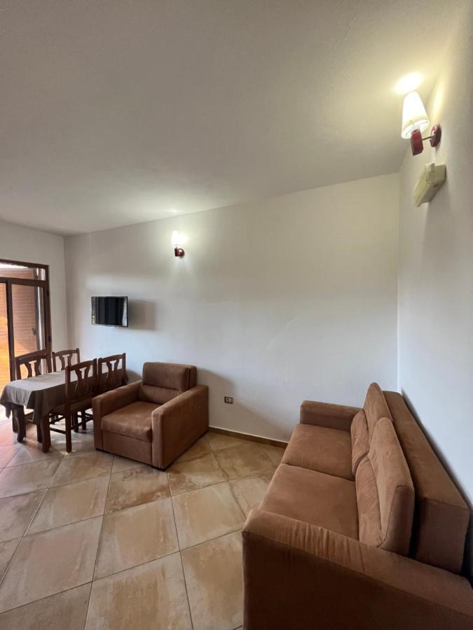 Kamberi Hotel & Apartments 2 Velipoje Bagian luar foto
